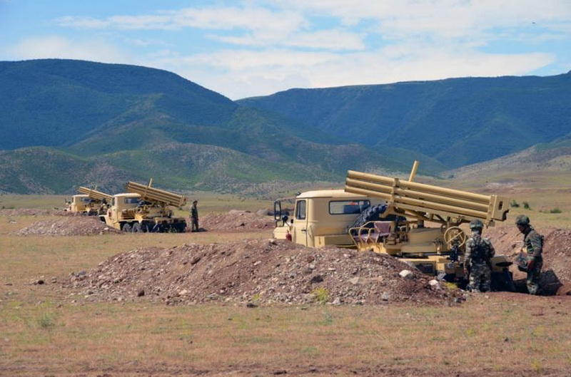 В ходе широкомасштабных учений азербайджанской армии проведены боевые стрельбы