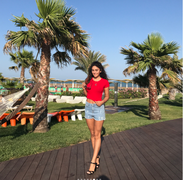 Pərvin Abıyeva çimərlik mövsümünü açdı