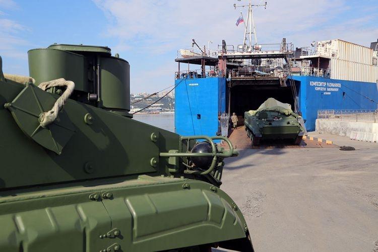 Азербайджан перебросит российскую бронетехнику на фронт