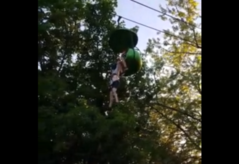 Девочка сорвалась с 7-метровой высоты на аттракционе в США