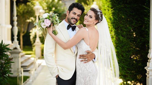 Fahriye toyunda 3 gəlinlik geyindi