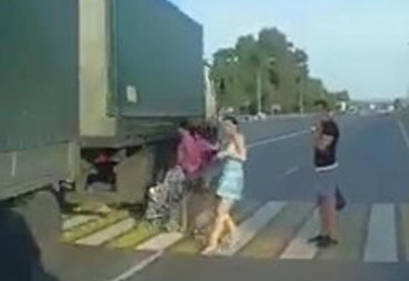 Мать с ребенком чудом избежали смерти