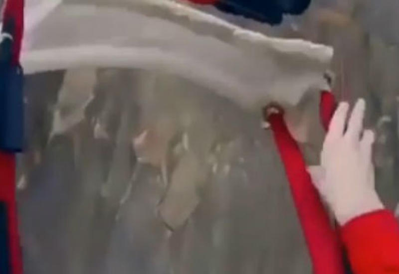 Парашютист выжил, упав на землю с высоты 500 м