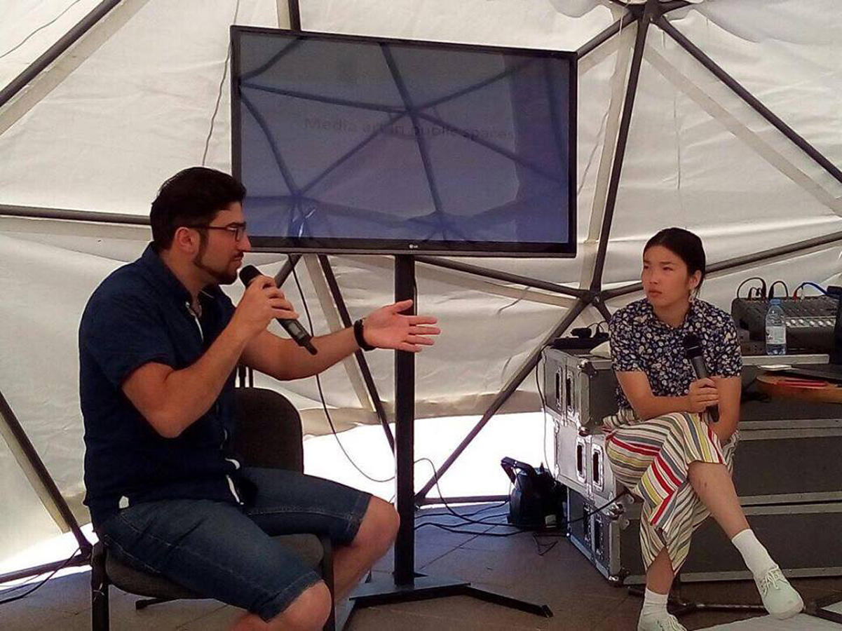 Креативные бочки из Азербайджана удивили гостей фестиваля в Казахстане