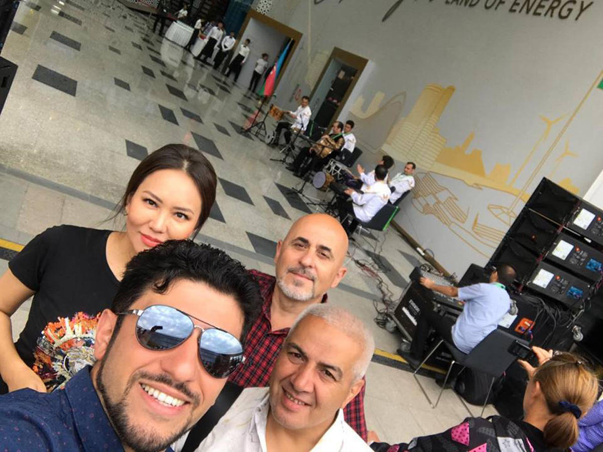 Креативные бочки из Азербайджана удивили гостей фестиваля в Казахстане