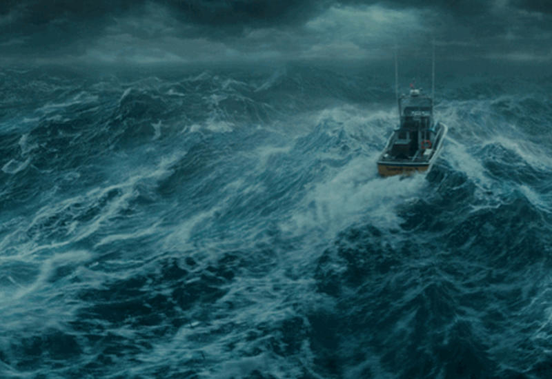 Корабль едва не терпит крушение из-за чудовищной волны во время бури