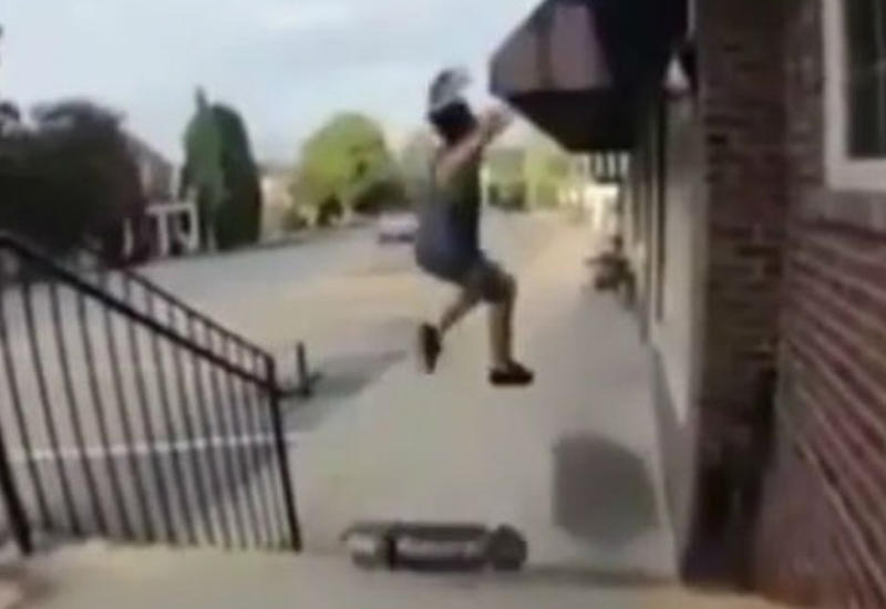 Парень попытался сделать необычный трюк и попал в больницу