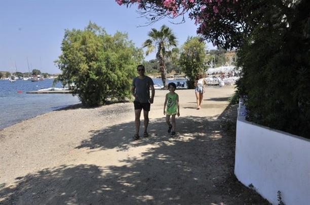 Rafet El Roman oğlunun anası ilə barışdı