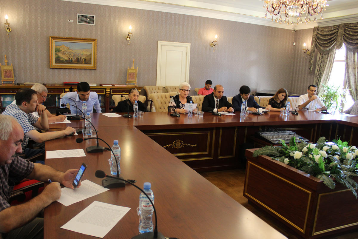 В Тбилиси презентована книга "Палитра азербайджанцев мира"