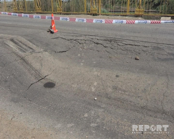 В Азербайджане просел мост