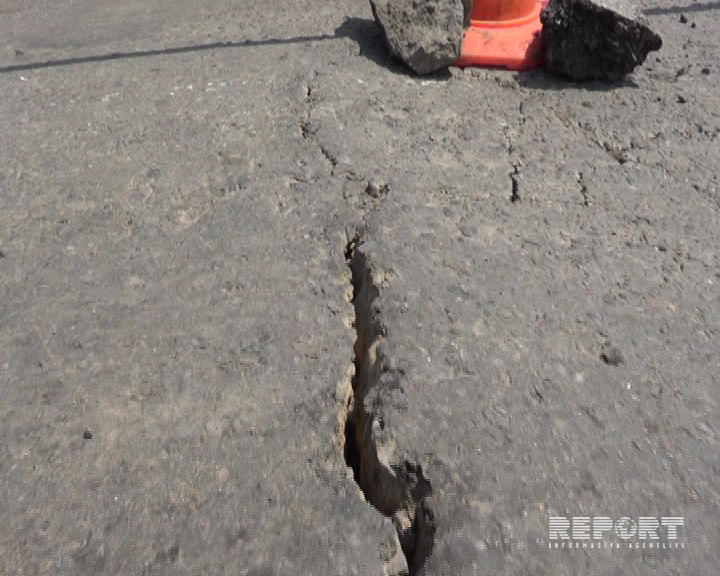 В Азербайджане просел мост