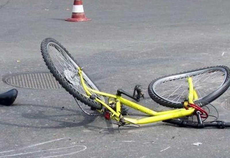 Azərbaycanda avtomobil 12 yaşlı velosipedçini vurub