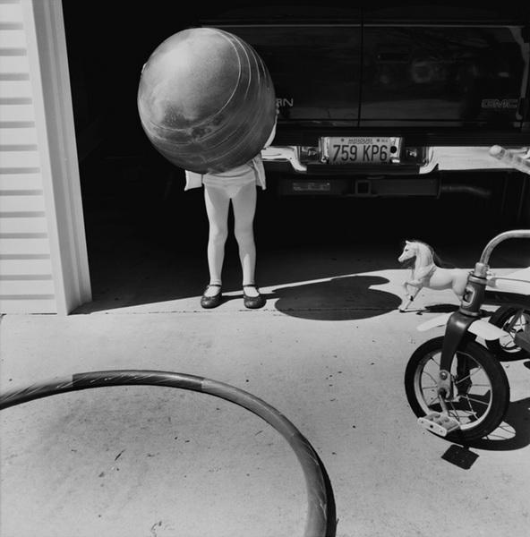 Игры разума и семейный хаос в фотографиях Джули Блэкмон