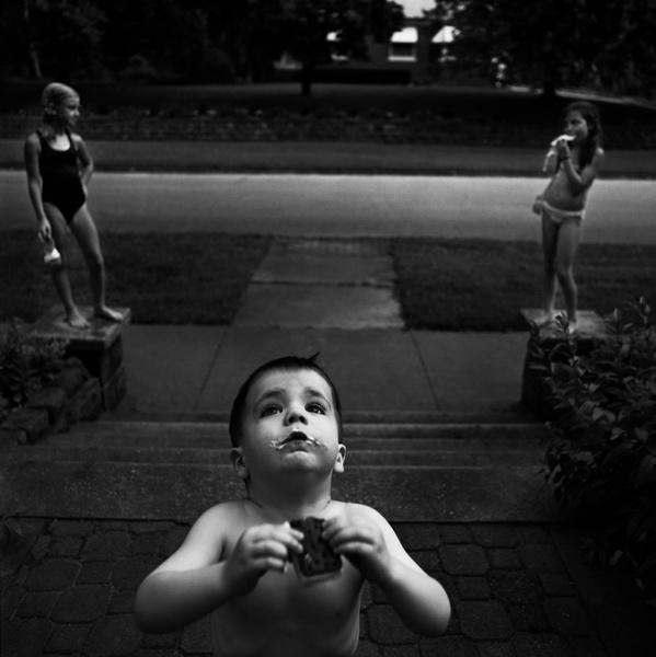 Игры разума и семейный хаос в фотографиях Джули Блэкмон