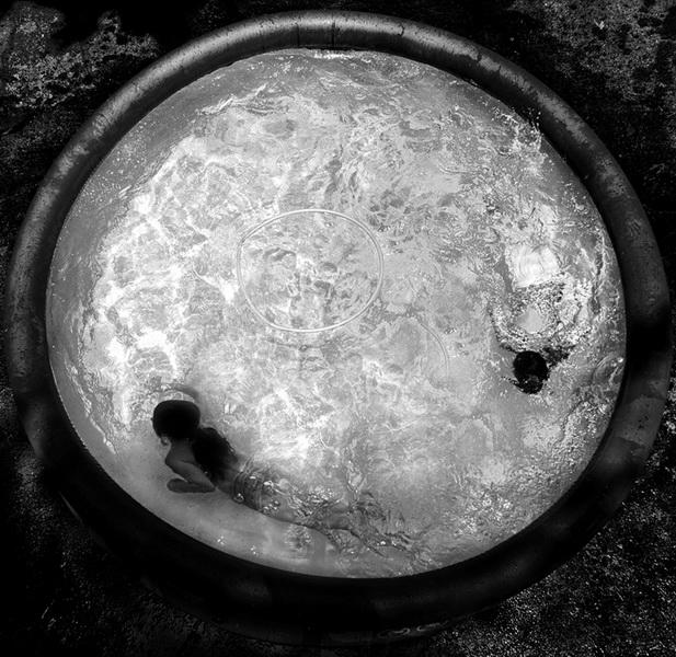 Игры разума и семейный хаос в фотографиях Джули Блэкмон