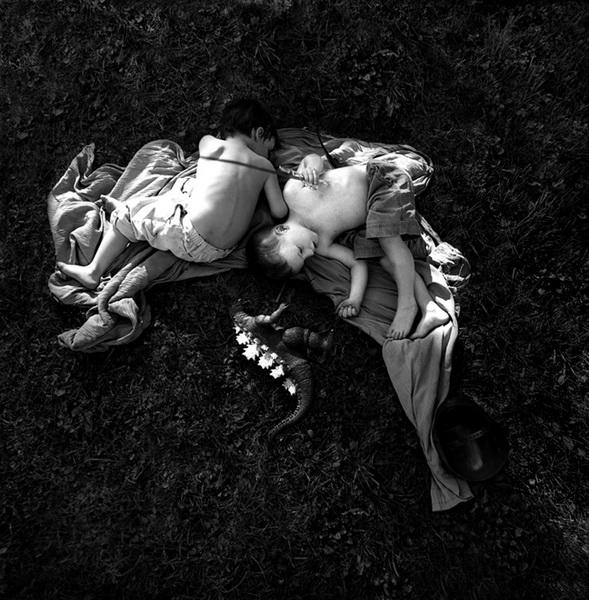 Игры разума и семейный хаос в фотографиях Джули Блэкмон