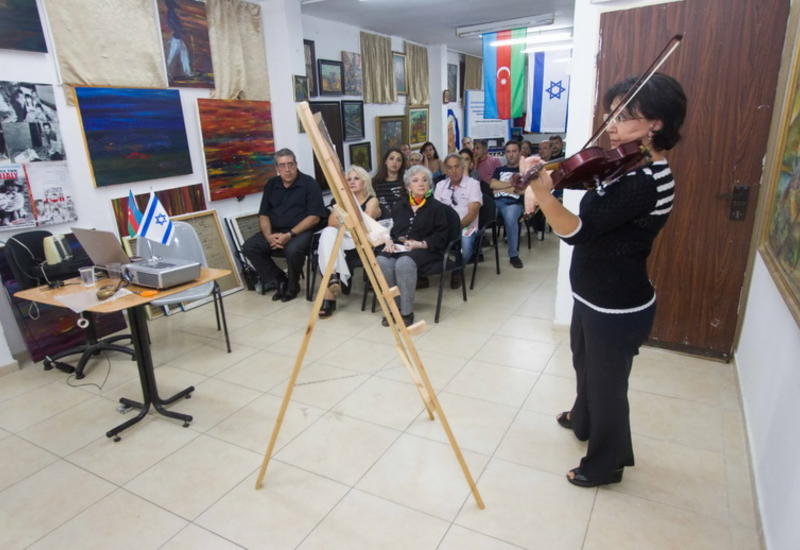 АзИз почтил память двухлетней Захры