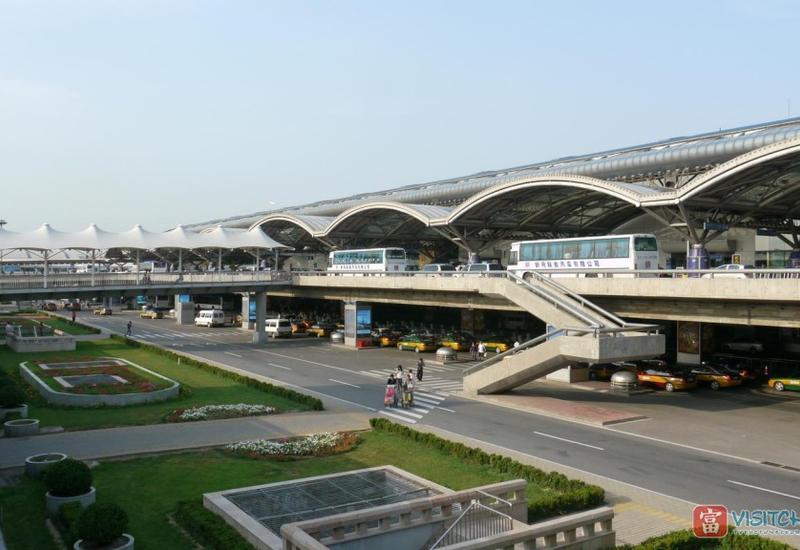 Аэропорт Пекина отменил 149 рейсов из-за шторма