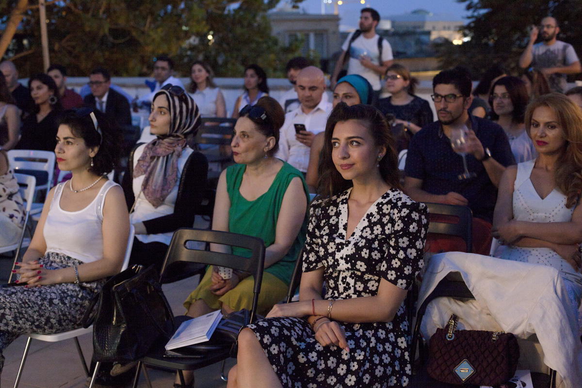 В Баку прошел вечер сообщества молодых поэтов Poetry Lab