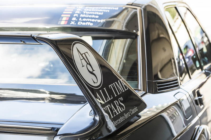 В Mercedes-Benz заново построили старинный гоночный седан
