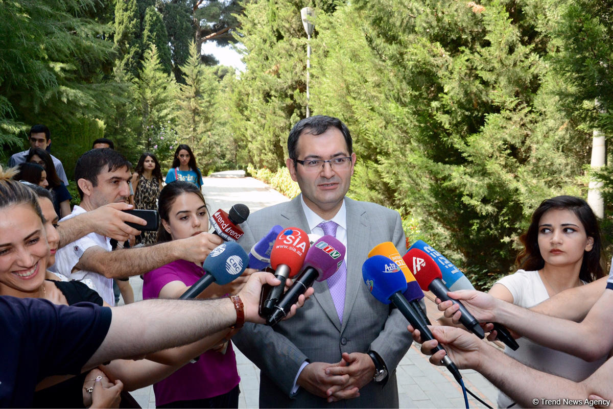 Коллектив министерства молодежи и спорта Азербайджана посетил могилу великого лидера Гейдара Алиева