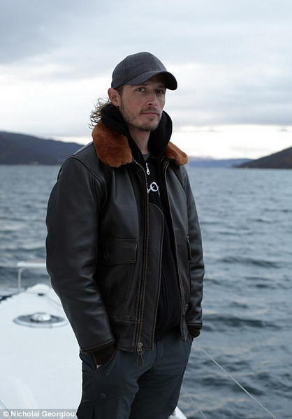 Фридайвинг с косатками: бесстрашный фотограф в окружении кровожадных хищников