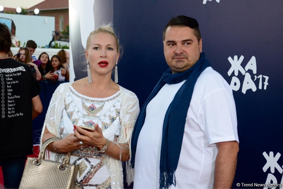 Звезды на красной дорожке международного фестиваля "ЖАРА" в Баку – день второй