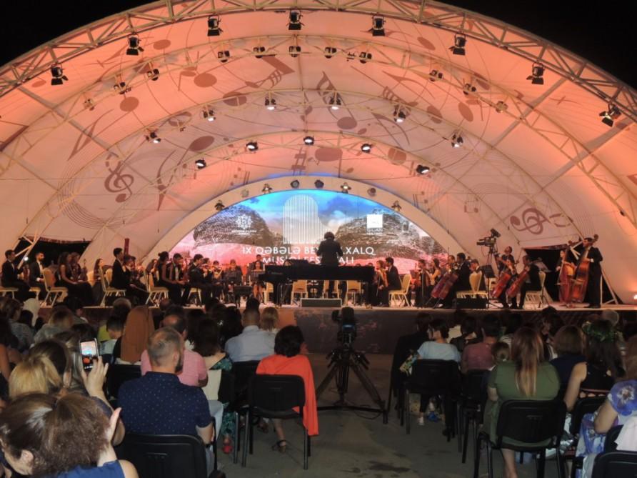 В Габале состоялся грандиозный концерт Молодежного симфонического оркестра Бакинской музыкальной академии