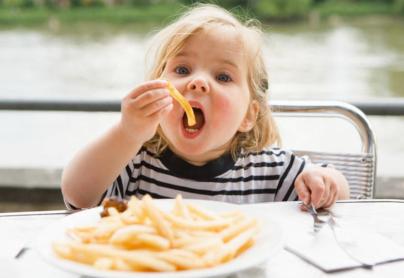 Valideynlər uşaqlara bu yeməkləri verməsin