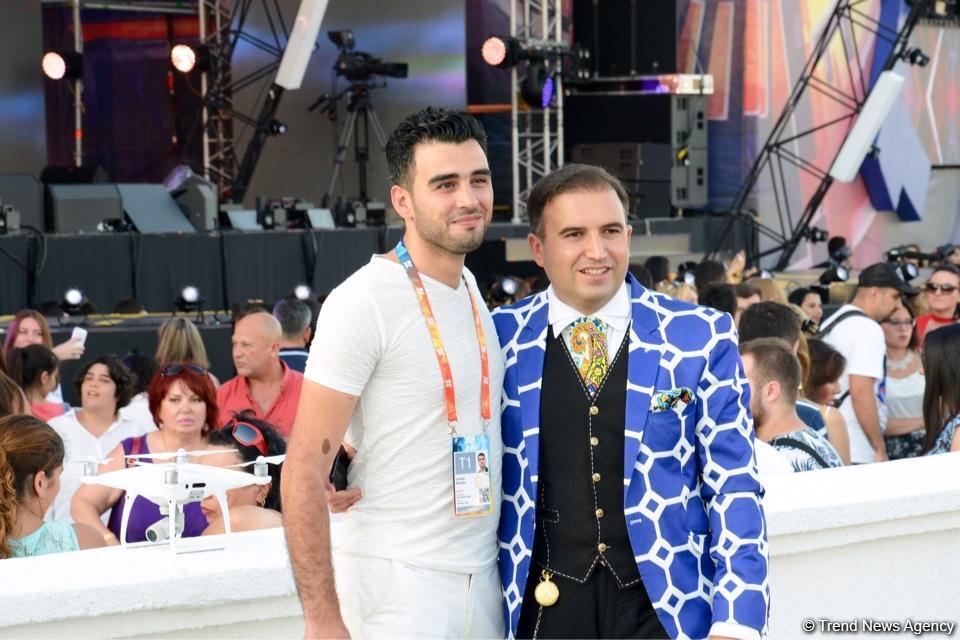 Парад звезд на красной дорожке фестиваля "ЖАРА" в Баку – день третий