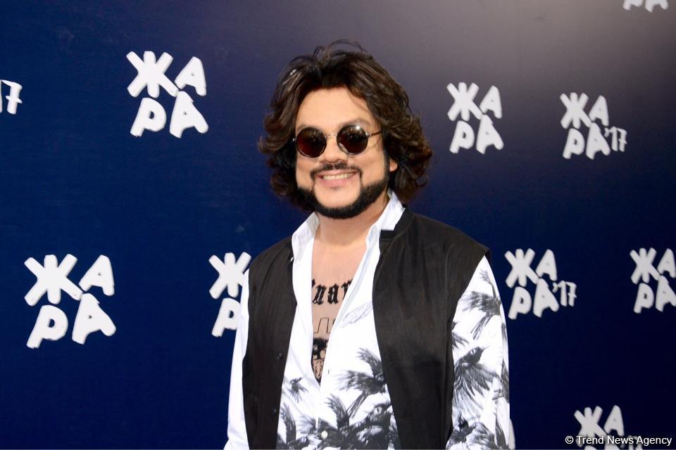 Парад звезд на красной дорожке фестиваля "ЖАРА" в Баку – день третий