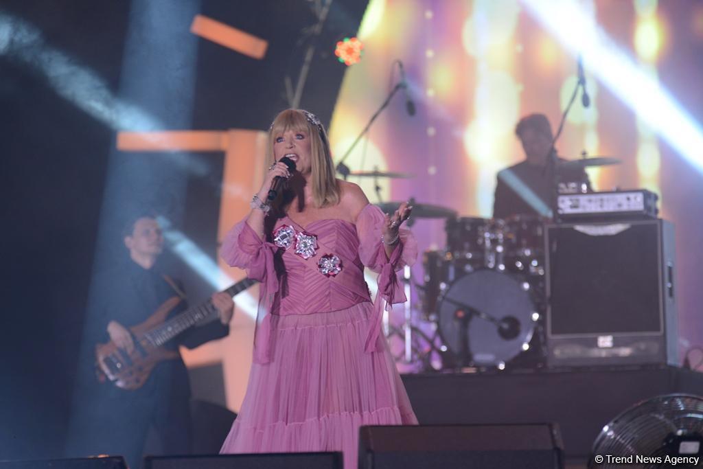 Алла Пугачева вернулась на сцену - фантастический вечер на фестивале "ЖАРА" в Баку