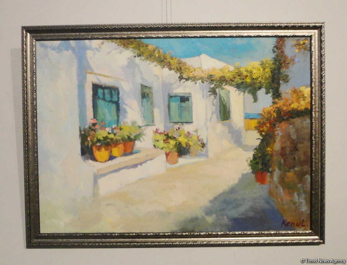 В Баку проходит летняя выставка творческих женщин