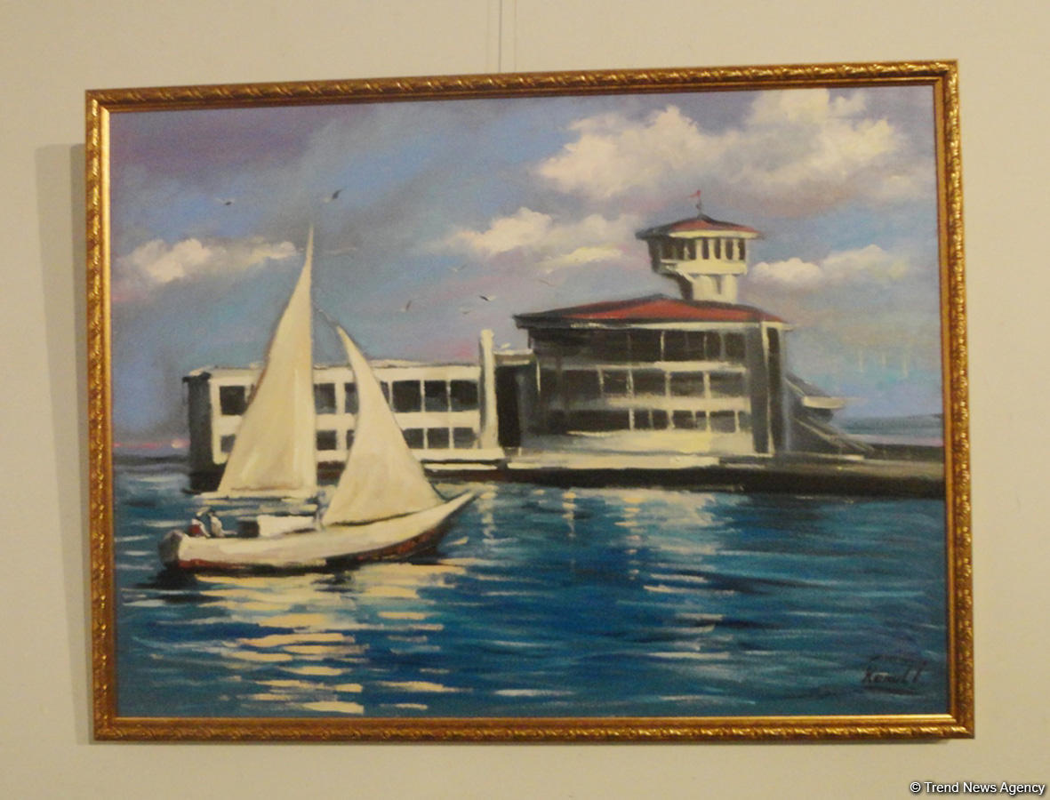 В Баку проходит летняя выставка творческих женщин