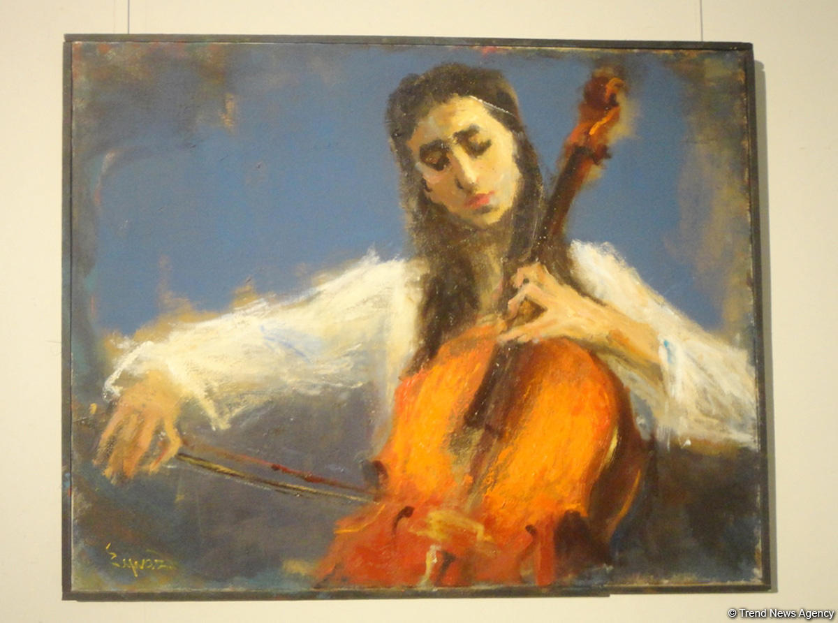 В Баку проходит летняя выставка творческих женщин