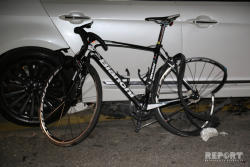 В Гарадаге автомобиль сбил двух велосипедистов - одного насмерть