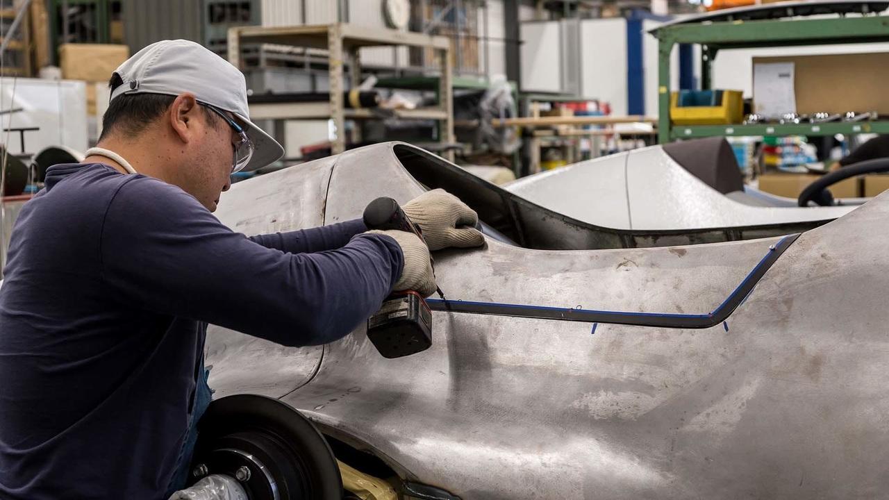 Infiniti полностью рассекретила ретро-концепт Prototype 9