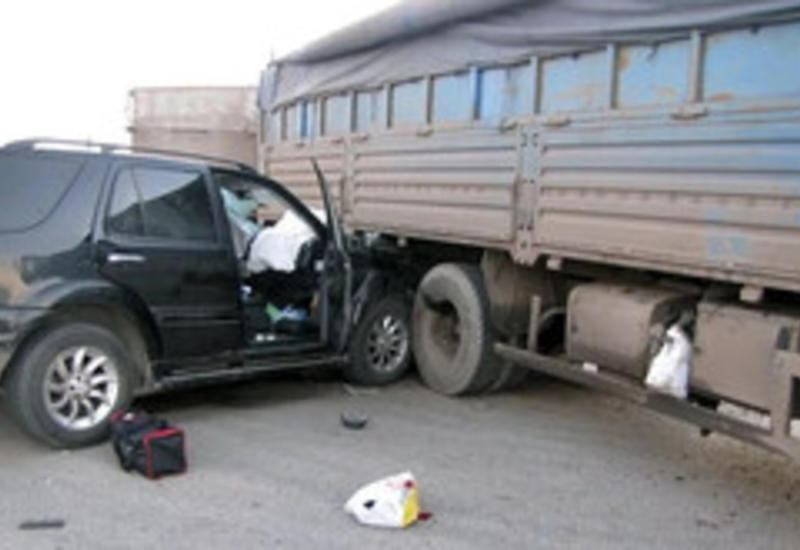 Тяжелая авария в Сальяне, есть раненые