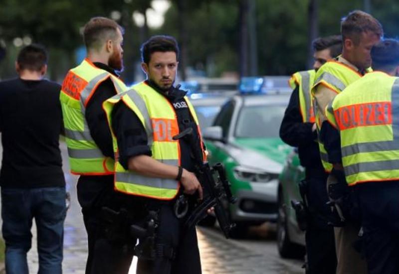 В Германии вооруженный мужчина захватил банк