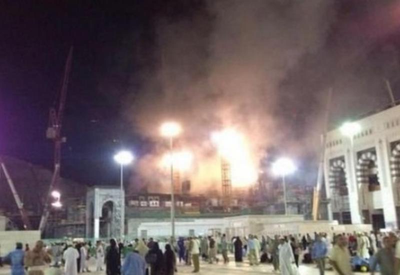 Крупный пожар в Мекке, эвакуированы сотни паломников