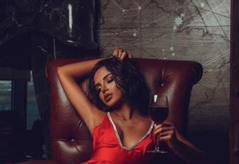 Azərbaycanlı aktrisadan “18+” FOTOSESSİYA