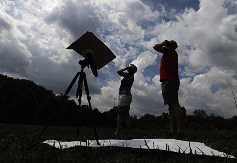 Рэпер из США, смотревший на затмение без очков, едва не потерял зрение