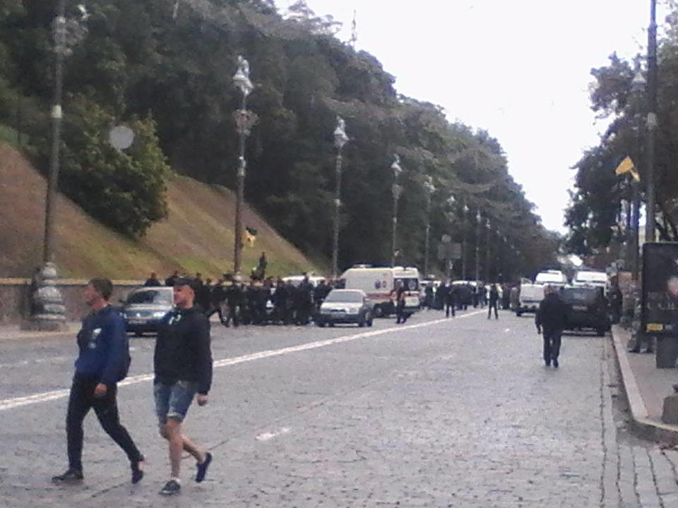 Посольство:  На сотрудников и автомобили посольства Азербайджана в Украине никто не нападал