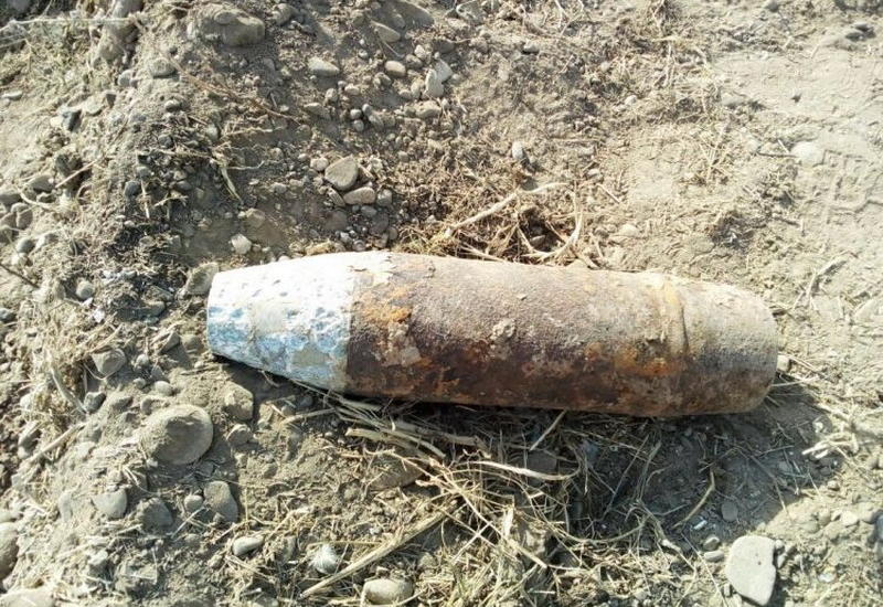 В Агджабеди обнаружили артиллерийский снаряд