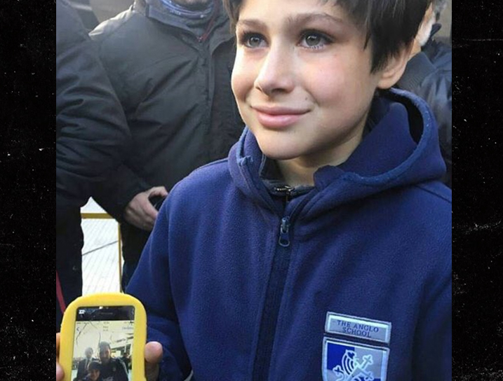 Месси сделал фото с мальчиком, которого пытался не пустить охранник