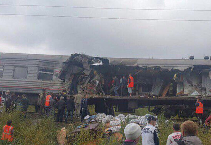 Грузовик буквально разорвал вагон поезда