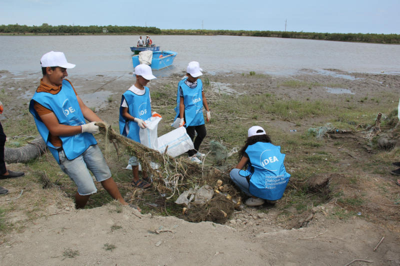 В Азербайджане прошла акция по очистке дельты реки Кура