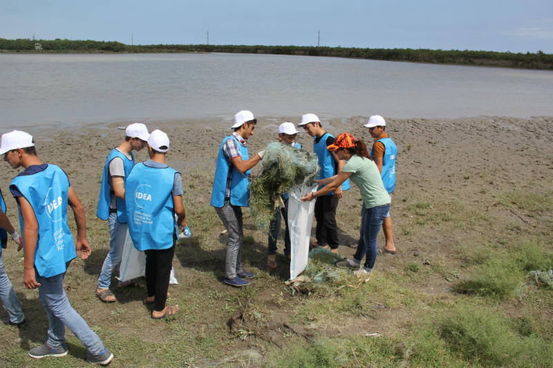 В Азербайджане прошла акция по очистке дельты реки Кура