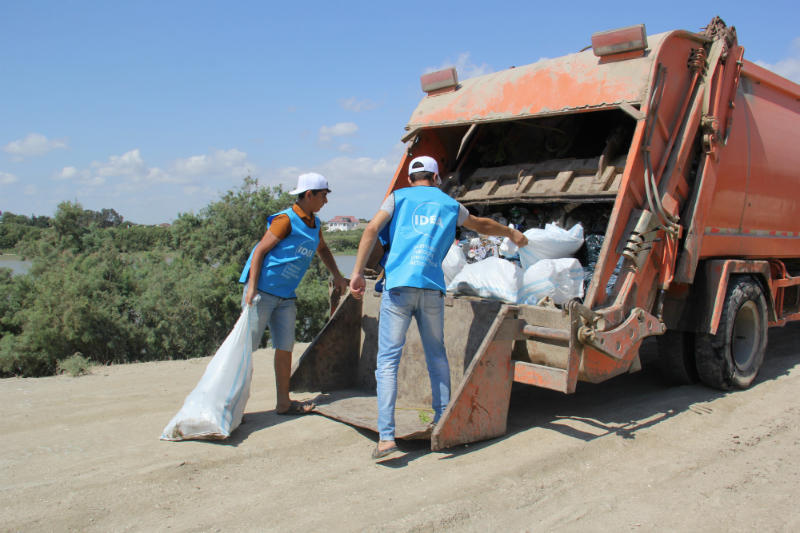 В Азербайджане прошла акция по очистке дельты реки Кура