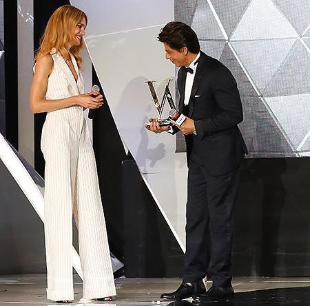 "14 yaşımdan dərdindən divanəyəm"